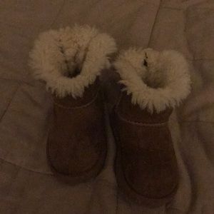Toddler girls ugg boots 7